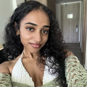 Meet your Posher, Fareeha